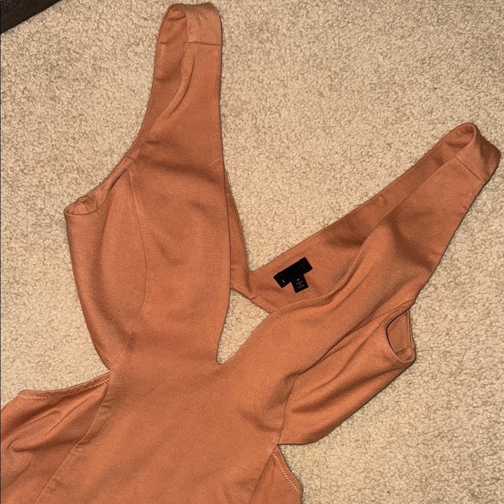 NBD stormi in camel medium revolve Sleeveless Bodysuit - Picture 7 of 9